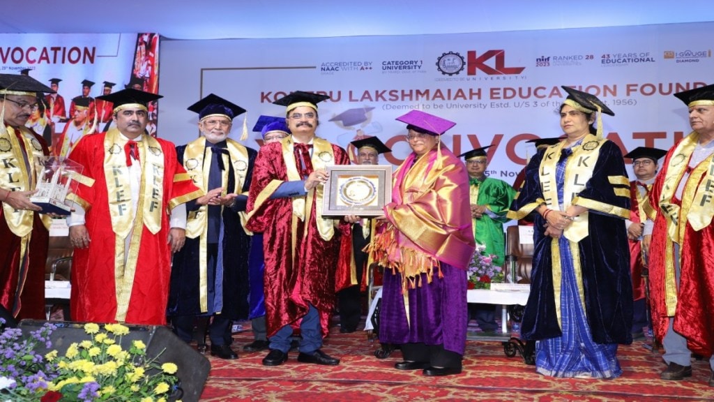 The multiple guests attended the convocation ceremony, including Quarraisha Abdool Karim, president of The World Academy of Sciences (TWAS). The multiple guests attended the convocation ceremony, including Quarraisha Abdool Karim, president of The World Academy of Sciences (TWAS).