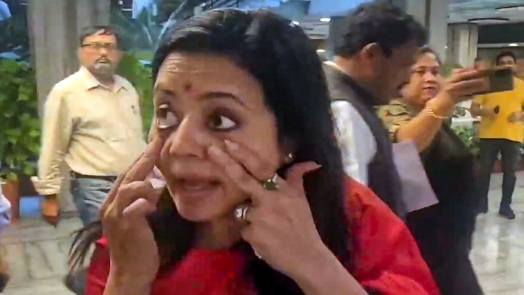 Cash-for-query row: Mahua Moitra writes to Lok sabha speaker, alleges ' Vastraharan' of dignity by Ethics Committee