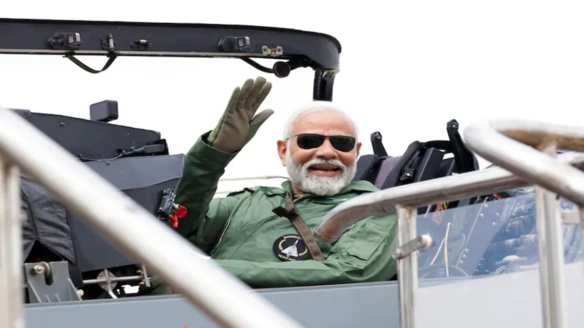 'Master of chunavi photo-ops': Congress takes potshot at PM Modi on Tejas sortie