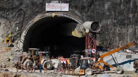 Uttarkashi Tunnel Collapse Live News Updates: CM Pushkar Singh Dhami has set up a temporary camp office in Uttarkashi to monitor the rescue work