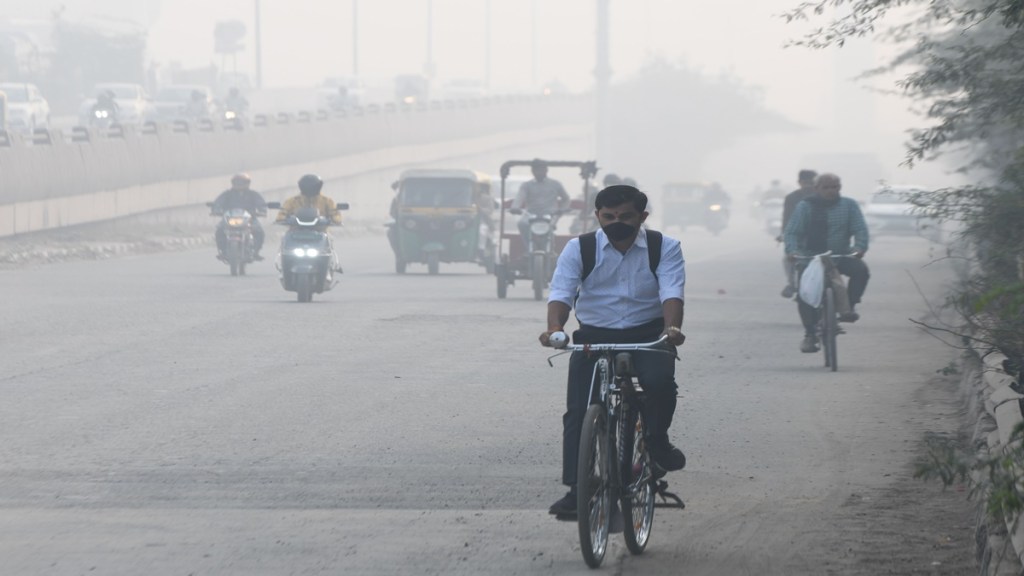 Delhi air pollution: Capital turns smoke house as AQI dips to 'severe' again