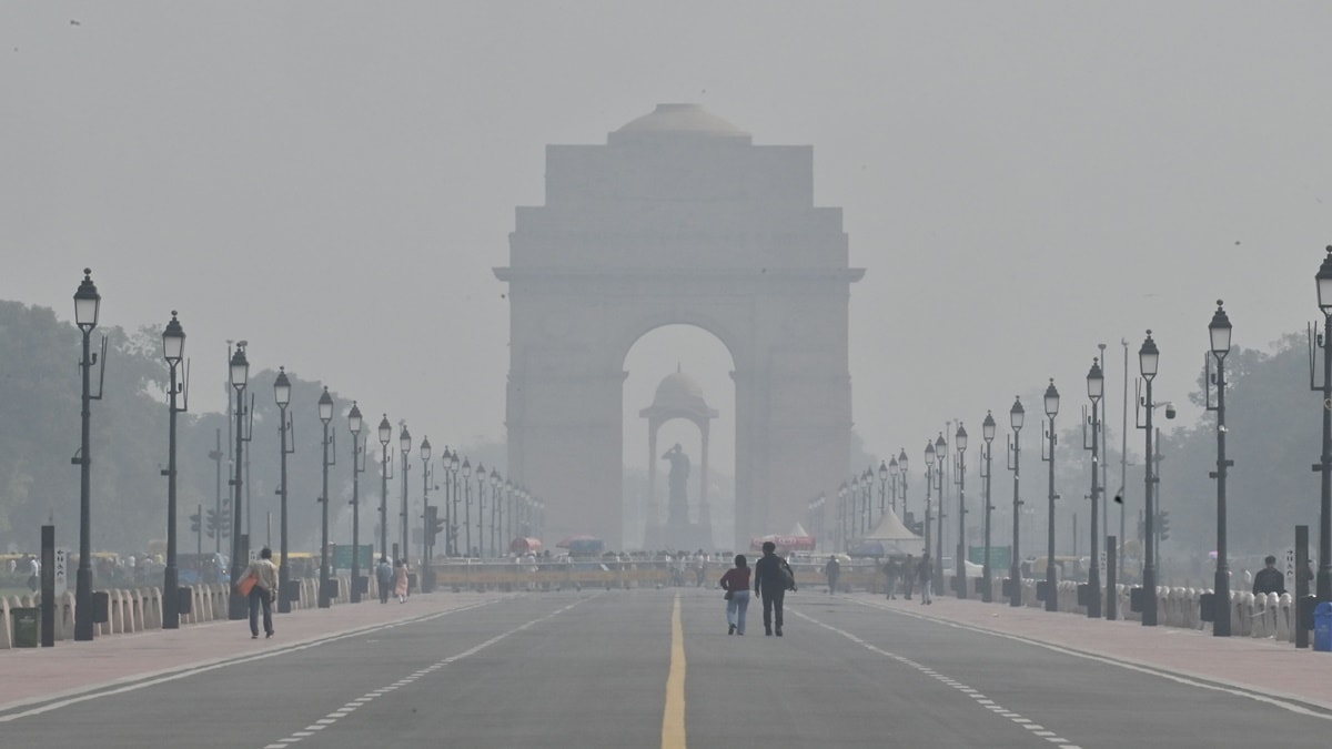 Delhi air quality continues to remain 'very poor' with no relief in sight for coming days