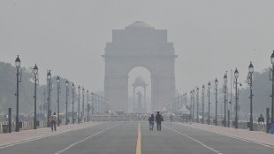 Delhi air quality continues to remain 'very poor' with no relief in sight for coming days