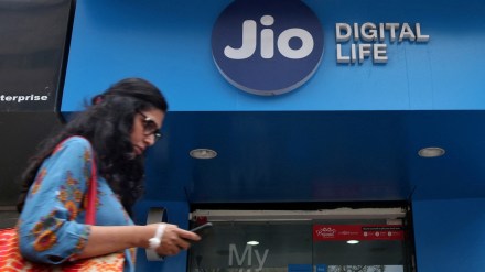 Reliance, Jio, Airtel, 5G, latest news, top news, business news, opinion news, editorial news,
