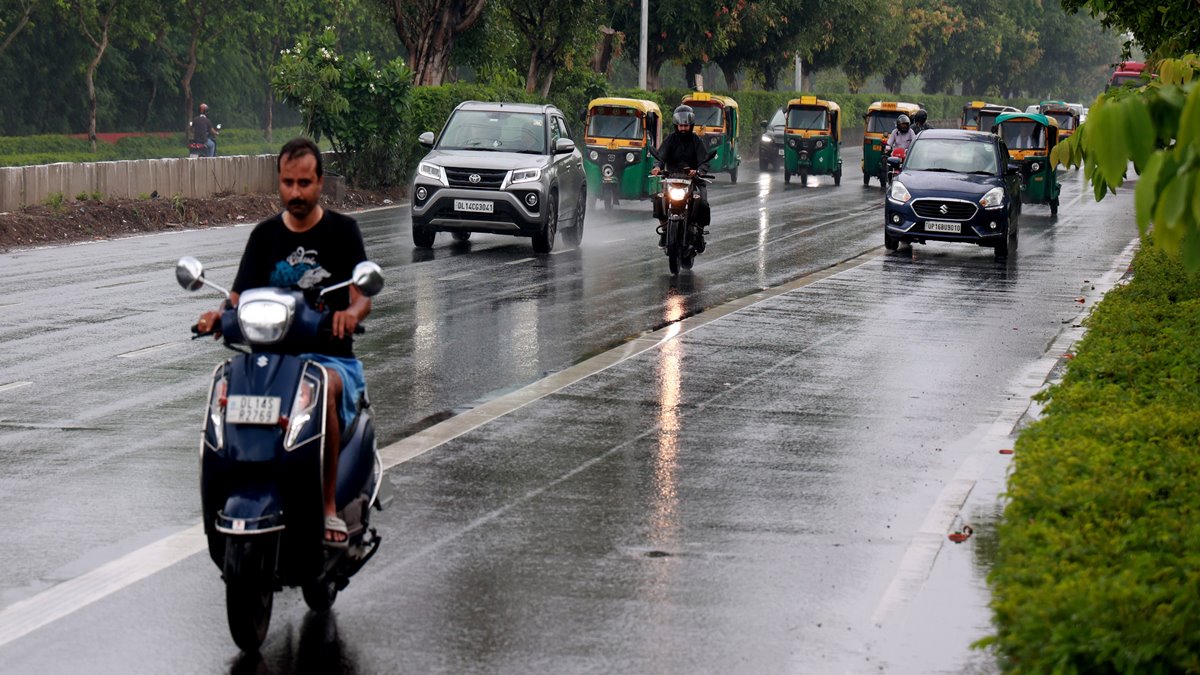 weather conditions, Weather update, Rainfall predictions, Rainfall, Rains, India Meteorological Department, IMD, Rainfall in Uttar Pradesh, Rainfall in Bihar, Rainfall in Jharkhand, Rainfall in Chhattisgarh, Rainfall in Assam, Rainfall in Manipur, Rainfall in India, Weather prediction, Delhi rains, UP rains, Himachal weather, Uttarakhand weather,