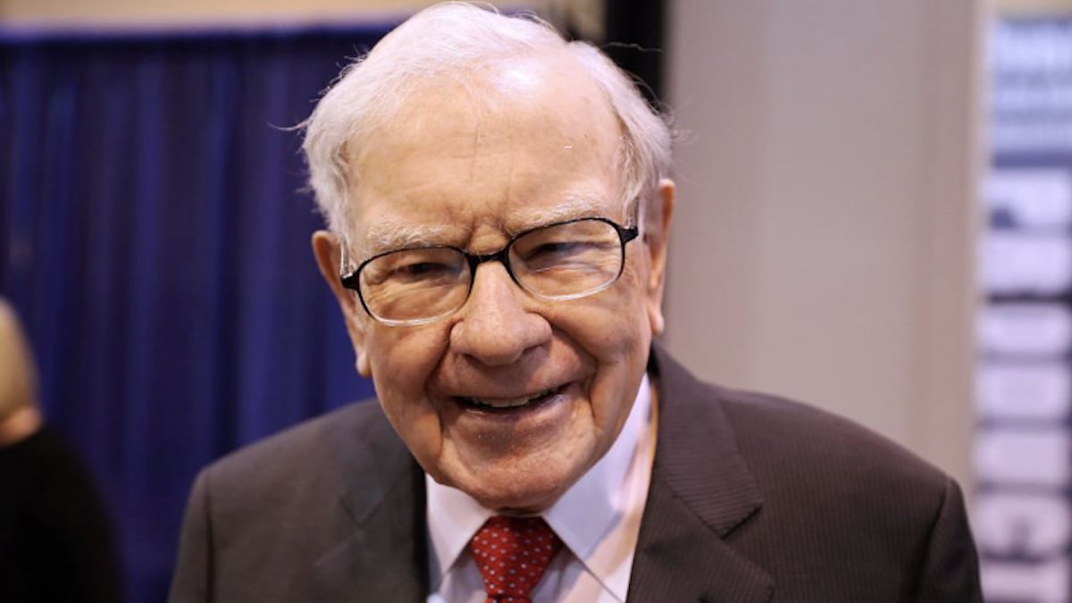 warren buffet investment tips