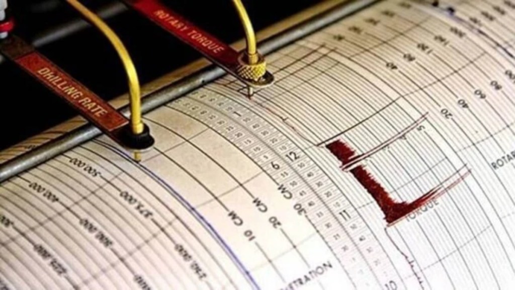 Strong quake, Strong quake news, Strong quake Nepal, earthquake in Delhi-NCR, Delhi-NCR, Nepal earthquake, Delhi earthquake