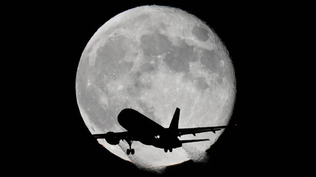 indian airlines, icra, air passenger traffic, air travel, airport infrastructure, infrastructure, airport, indian airline industry, aviation