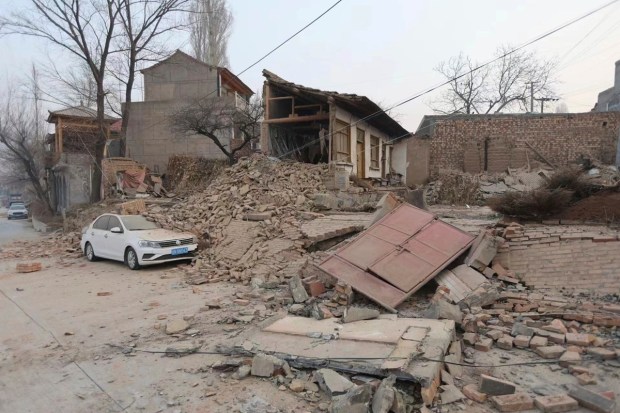 Chinese leader Xi Jinping ordered an all-out rescue effort, and relief supplies such as tents, quilts, generators, and halal food were sent to the disaster area. (AP)