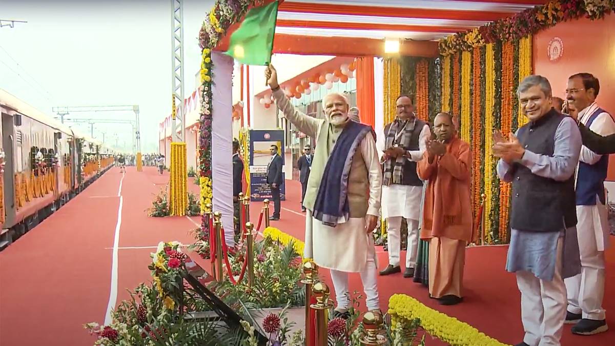 modi in ayodhya, modi ayodhya visit, ayodhya, ram mandir, ayodhya ram mandir, ayodhya airport, ayodhya railway station, vande bharat, amrit bharat trains, indian railways modi in ayodhya, modi ayodhya visit, ayodhya, ram mandir, ayodhya ram mandir, ayodhya airport, ayodhya railway station, vande bharat, amrit bharat trains, indian railways