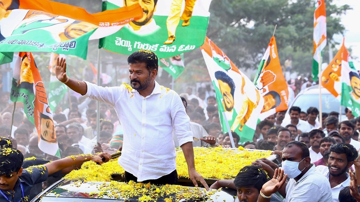 Telangana Ministers List 2023: A total of 12 ministers took oath today, including A Revanth Reddy.