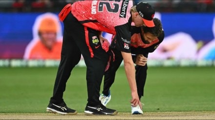 BBL 13, Big Bash league, Perth Scorchers vs Melbourne renegades, BBL 13 match abandoned, match called off, dangerous pitch, uneven pitch