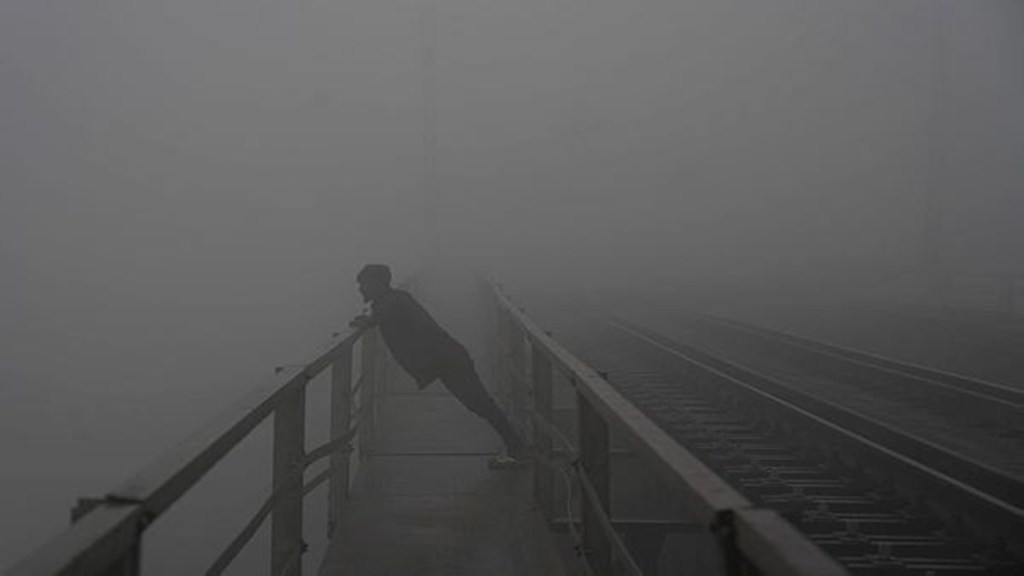 Dense fog engulfs Delhi, visibility lowest so far this winter