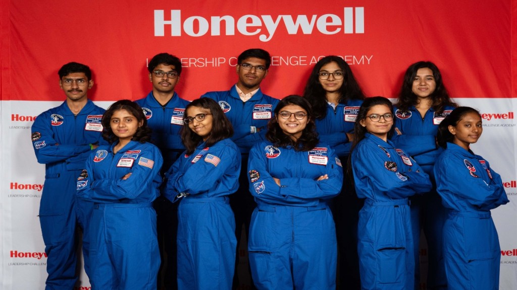 Honeywell foundation. STEM courses, US Space & Rocket Center, USSRC, Alabama, Computer science, coding,