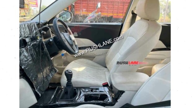 Mahindra XUV300 facelift interiors