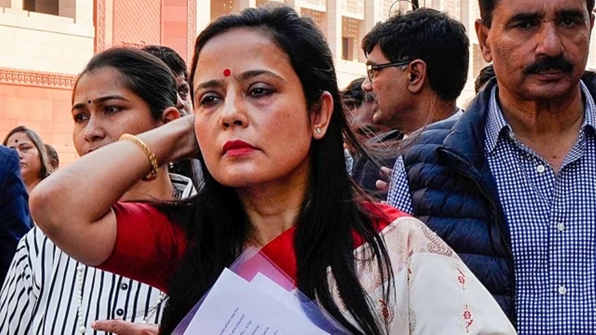 Supreme Court to hear Mahua Moitra's plea against Lok Sabha expulsion today Supreme Court to hear Mahua Moitra's plea against Lok Sabha expulsion today