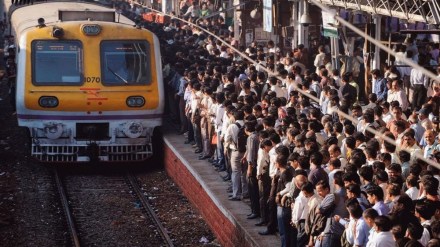 Mumbai local train schedule, mumbai local train delay, railways, railways news, mumbai news, mumbai, Kalyan junction, Kalyan News