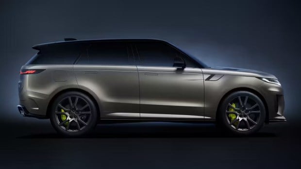 Range Rover Sport SV side