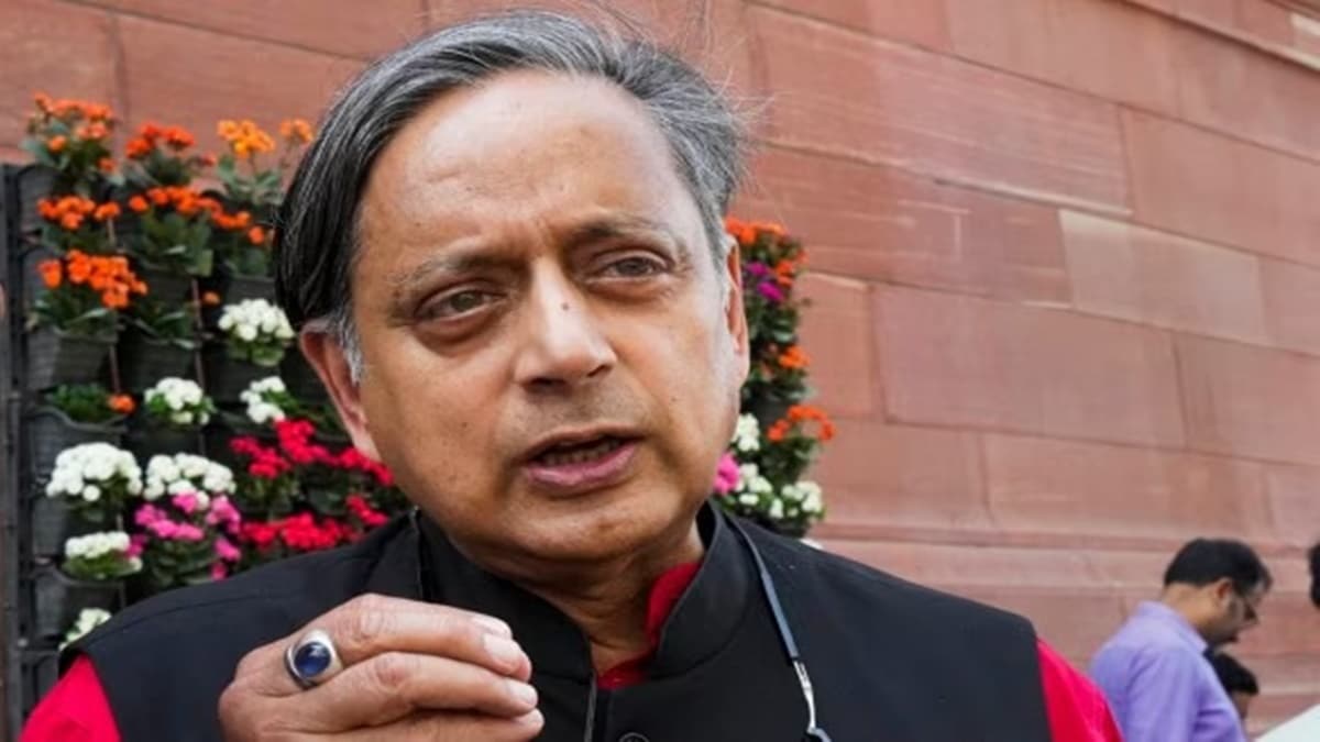 'Shameful': Shahi Tharoor slams Kerala govt after attack on Kerala Governor's convoy