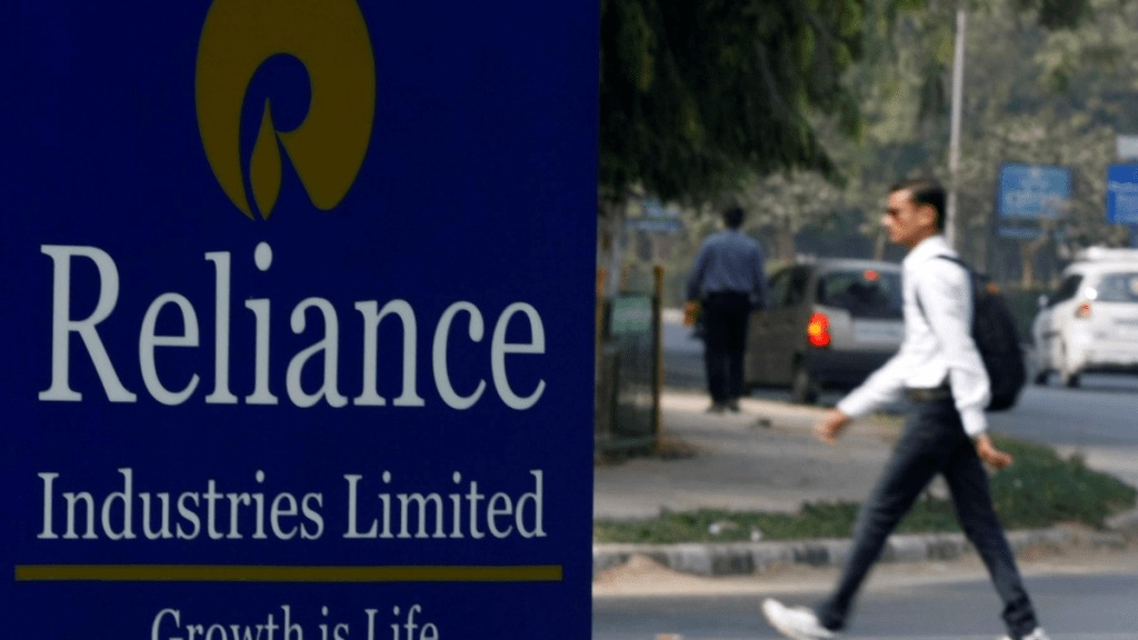 Reliance Industries continues to be on Jefferies 'Buy' list with price target of Rs 2,990; upcoming renewable ventures key positive Reliance Industries continues to be on Jefferies 'Buy' list with price target of Rs 2,990; upcoming renewable ventures key positive