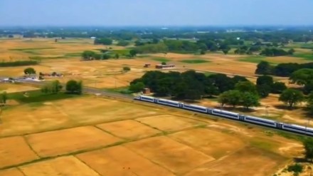 VANDE BHARAT (13) VANDE BHARAT (13)