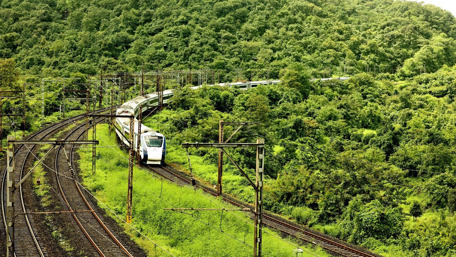 Vande Bharat crossig Bhor Ghat near Palasdhar in Maharashtra (Image/ Central Railways)
