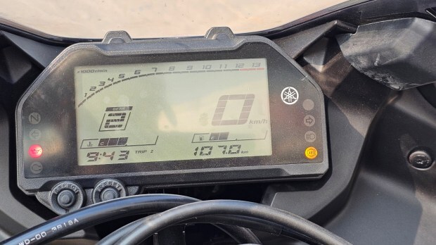 Yamaha R3 instrument panel