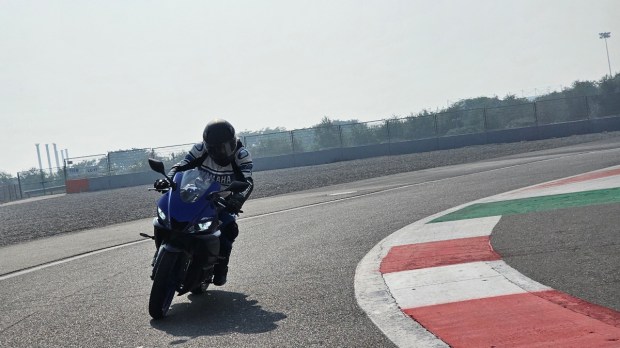 Yamaha R3 track