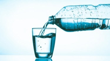 winter skincare, hydration in water, water and winter, winter health tips