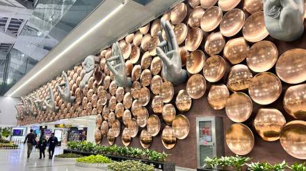 delhi airport, dial, Delhi International Airport, fog alert, airport terminal, travel, fog season, winter, flights cancelled, Indira Gandhi International Airport