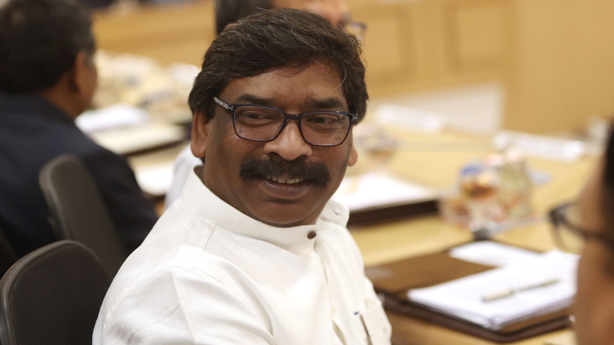 Jharkhand: Ranchi police summons ED officials for questioning on Hemant Soren's FIR under SC/ST Act Jharkhand: Ranchi police summons ED officials for questioning on Hemant Soren's FIR under SC/ST Act