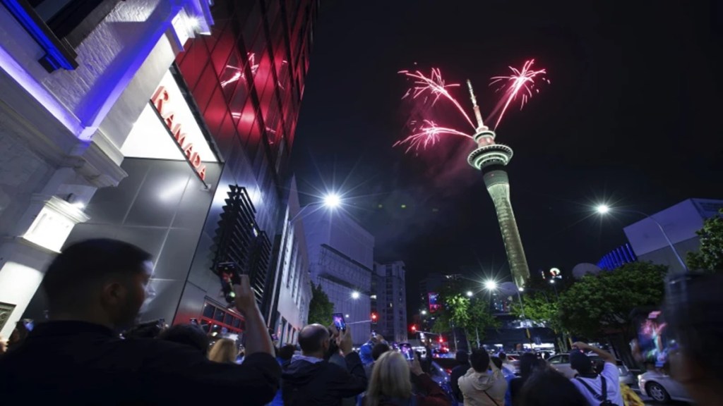 New year celebration, New year eve, New Zealand, Auckland, paris, eiffel tower, top news, top world news, top business news,
