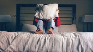 Pillow, pillowcase, pillowcase germs, hygiene, health news, wellness news,