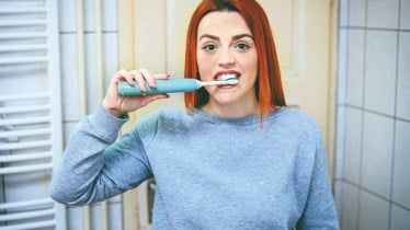 how to clean the teeth, keeping the teeth clean, whitening teeth, how to get white teeth