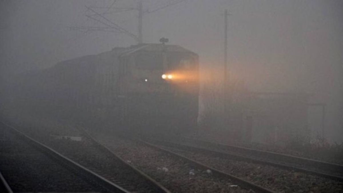 Indian Railways, trains delayed, delhi trains delayed, fog in Delhi, trains dleay fog, delhi fog, delhi airport, delhi news, delhi, 14 trains delayed