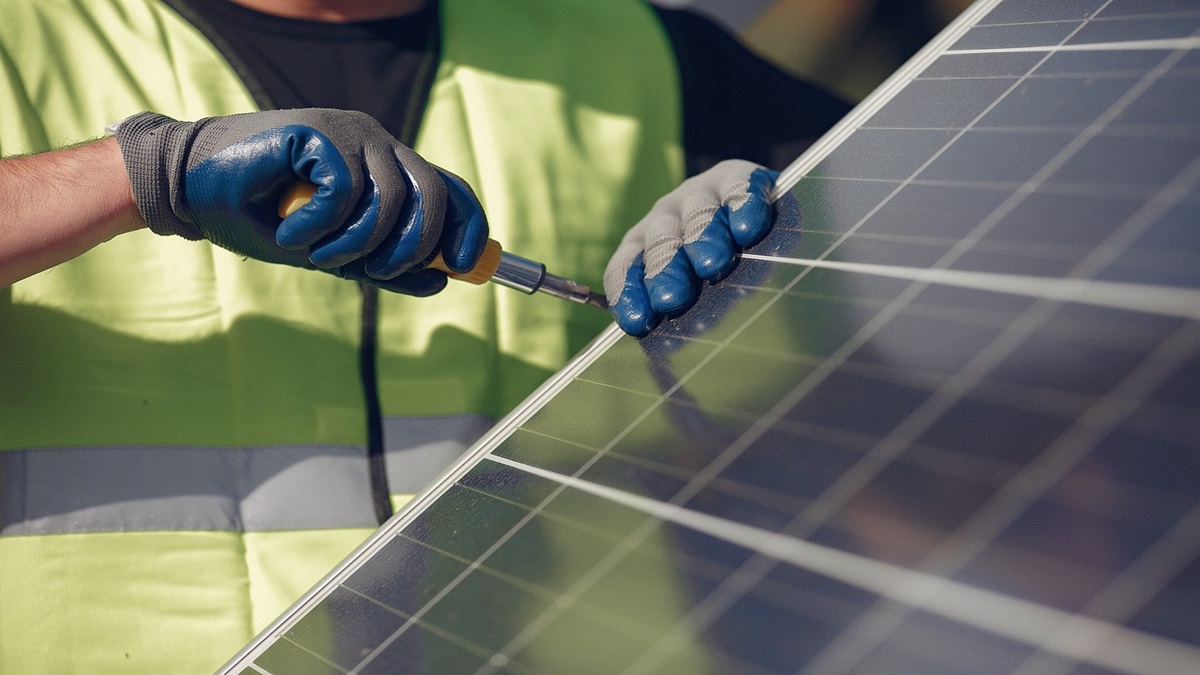 ashv finance, aavishkaar group, encourage capital, rooftop solar, solar energy, solar panels, sidbi, tata power, yes bank, rk singh ashv finance, aavishkaar group, encourage capital, rooftop solar, solar energy, solar panels, sidbi, tata power, yes bank, rk singh