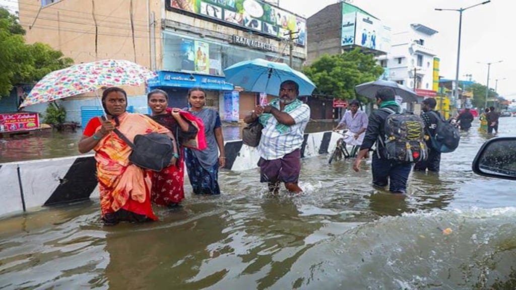 Tamil Nadu rains: 3 killed, services disrupted as heavy rainfall throws life out of gear | Top Developments