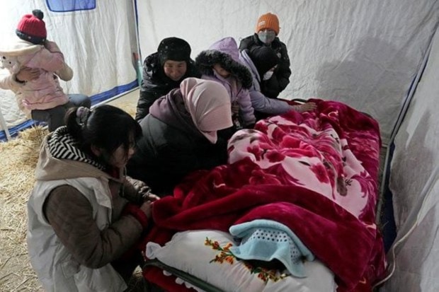 In Qinghai, the death toll rose to 18 with 198 injured as of 5:30 am on Wednesday. (AP)