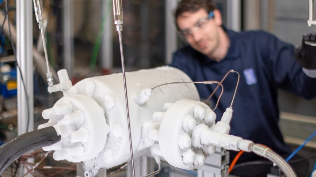 At their facility in Solihull, UK, Rolls-Royce is now testing cryogenic liquid hydrogen pump systems. (Rolls Royce) At their facility in Solihull, UK, Rolls-Royce is now testing cryogenic liquid hydrogen pump systems. (Rolls Royce)