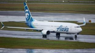 Alaska Airlines, window blows out, emergency landing, Boeing flight, ontario, alaska airlines video, alaska airlines boeing 737 max aircraft, alaska airlines door blow out, alaska airlines boeing 737 max, alaska airlines emergency landing boeing 737 max emergency landing