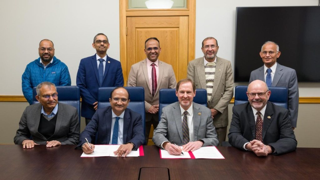 Students who complete the requirements for their respective programmes will get degrees from both institutions. Students who complete the requirements for their respective programmes will get degrees from both institutions.