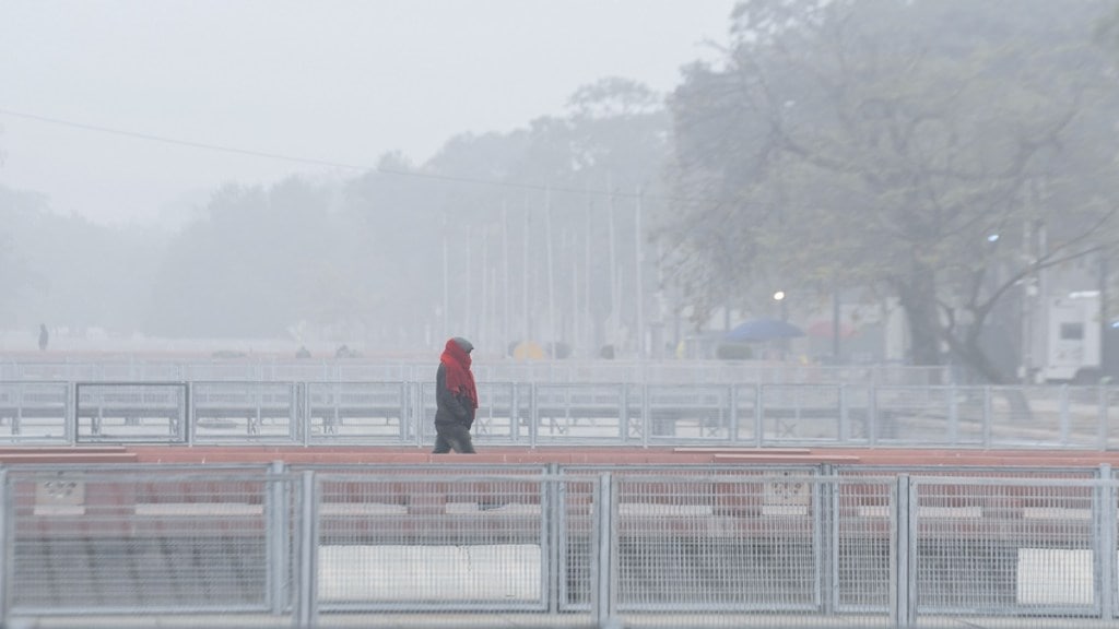 Delhi shivers as IMD records coldest day of season, UP colder than Capital Delhi shivers as IMD records coldest day of season, UP colder than Capital