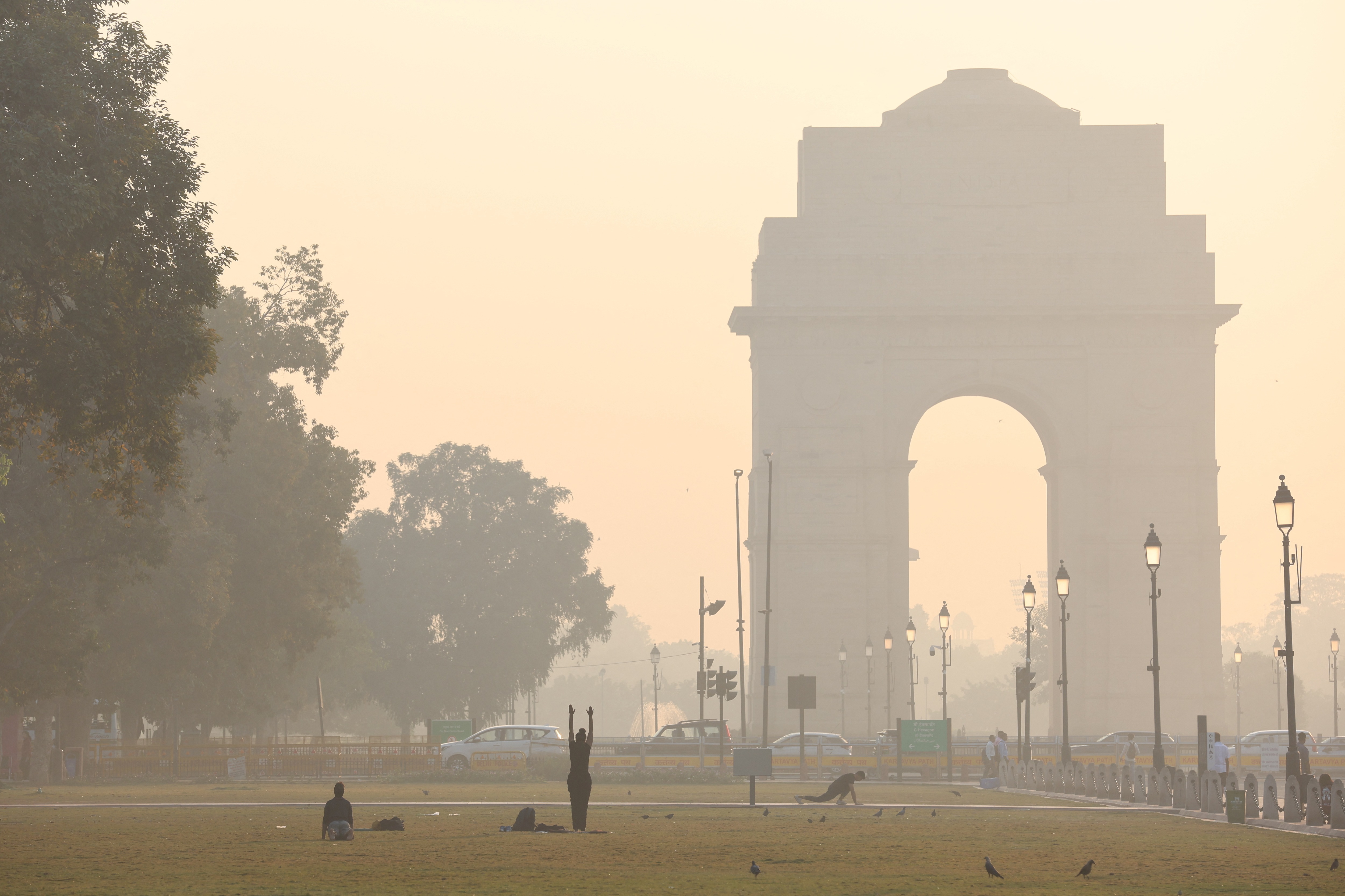 Delhi on Wednesday morning witnessed moderate fog in isolated pockets (Image/Reuters)