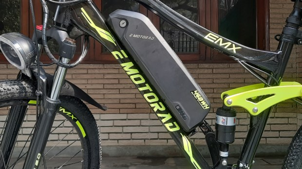 EMotorrad EMX+ review battery
