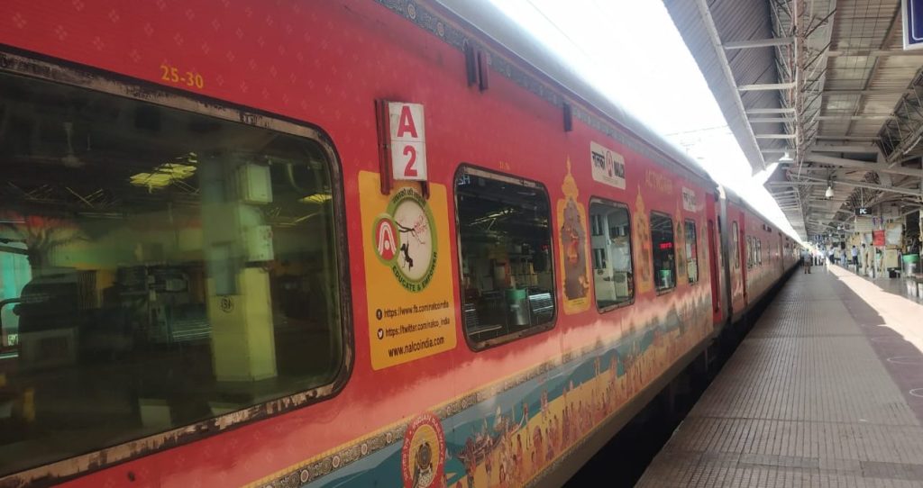 Delhi's Palam recorded zero visibility level (Image/@EastCoastRail)