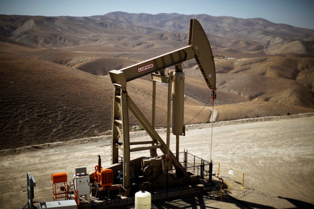 A pumpjack brings oil to the surface in the Monterey Shale, California, U.S. (Image/Reuters) A pumpjack brings oil to the surface in the Monterey Shale, California, U.S. (Image/Reuters)