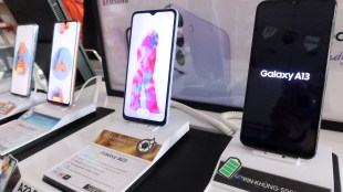 Under the pilot project in September 2022, initially the parallel testing was allowed only for mobile phones (Image/Reuters)