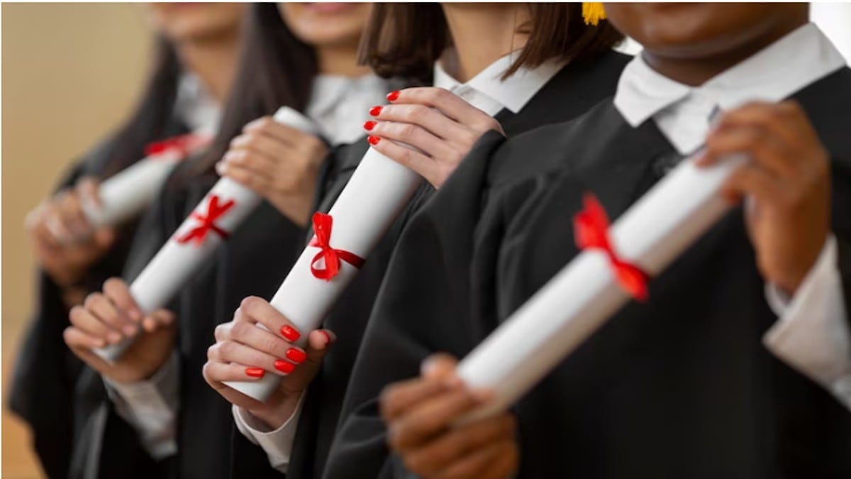 MBA schools must integrate AI tools in the classroom pedagogy to impart experiential learning to students.