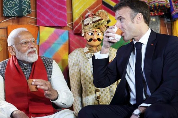 Both the leaders enjoyed Kulhad tea. (Image: PTI)