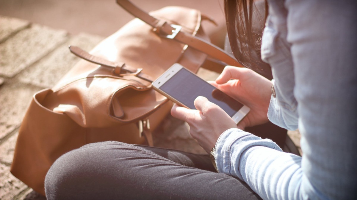 Reportedly, your mobile phones can be prone to spear phishing attacks